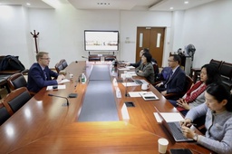 活动回顾｜欧盟驻华代表团政务、媒体与信息处处长史明宽先生到访捷克论坛
